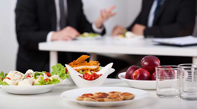 LUNCHES & SANDWICHES